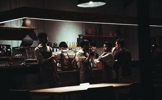 科技生活，便利与挑战并存的未来