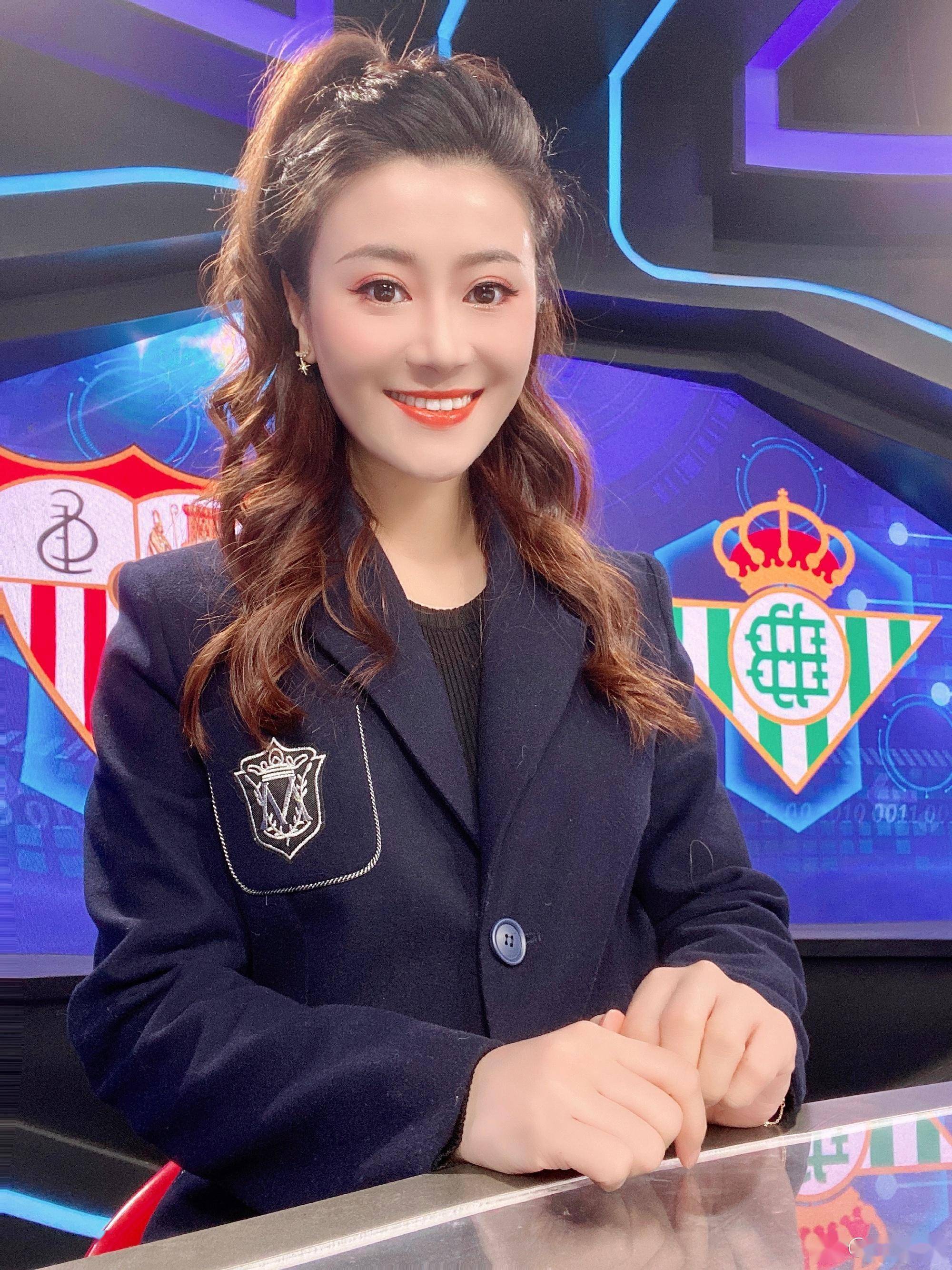 体育新闻女主持人，她们的风采与影响力